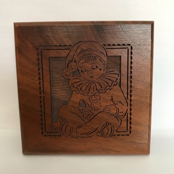 Wooden Clown Music Box - Picture 7 of 8
